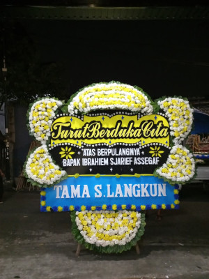 Papan Bunga Duka di Sakra Timur
